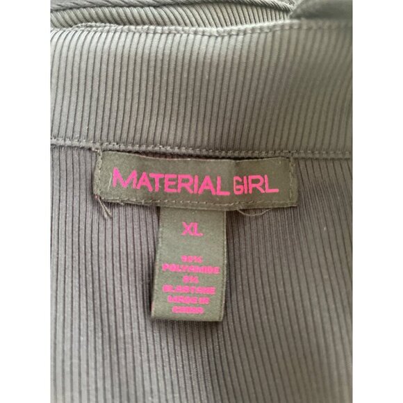 Black Ruffled Deep V-Neck Bodysuit With Ribbed Texture - Picture 9 of 10